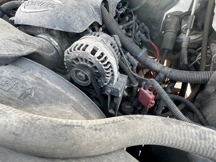 2005-gmc-2500-image-48