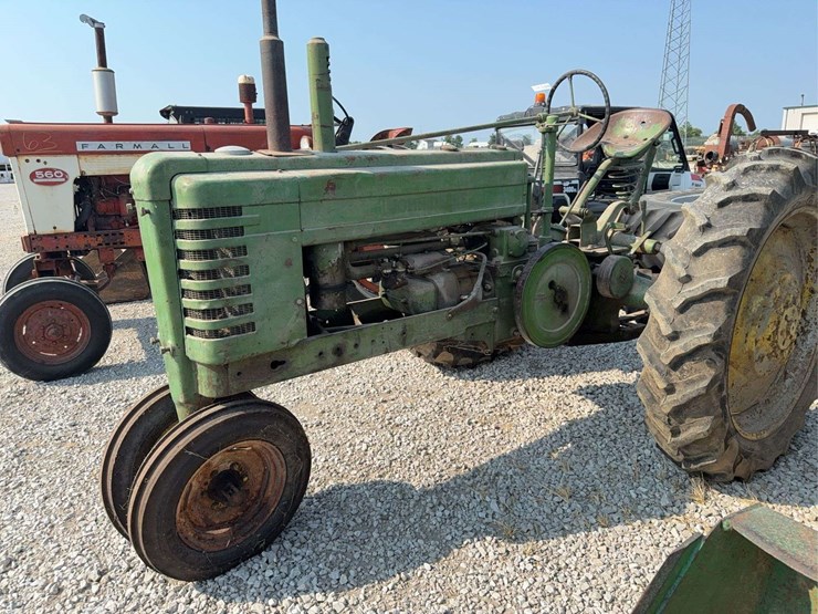 john-deere-b-image-4