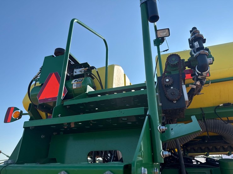 2014-john-deere-1770nt-image-29