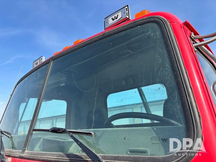 2017-western-star-w4700sb-day-cab-truck-(gp11326,-unit-81)-image-72