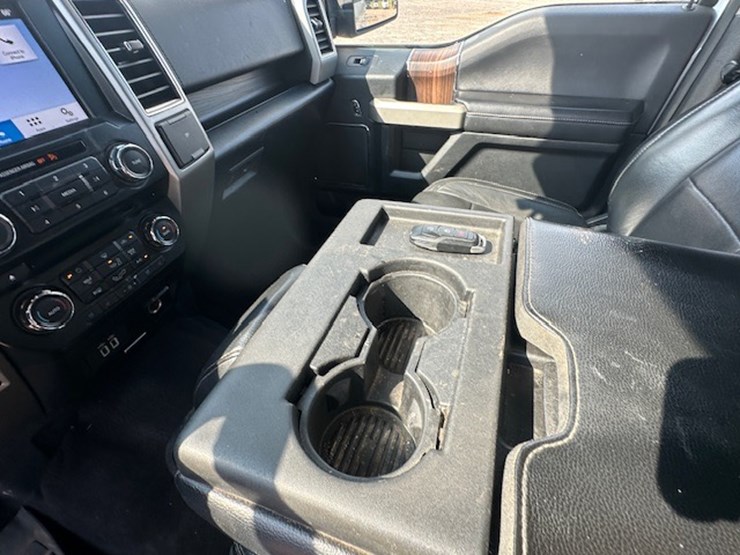2017-ford-f150-lariat-image-42