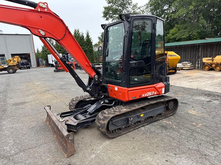2021-kubota-kx057-5-image-6