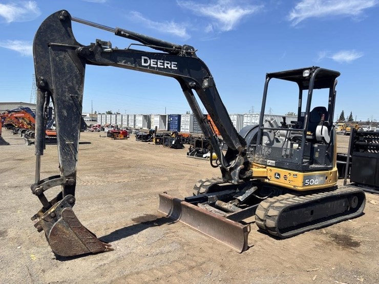 2016-deere-50g-image-1