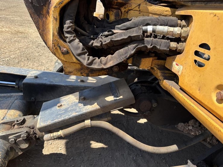 deere-35d-image-21