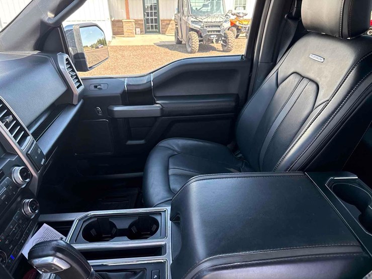 2020-ford-f150-platinum-image-35