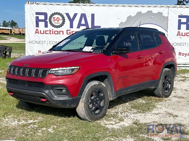 2023-jeep-compass-image-1