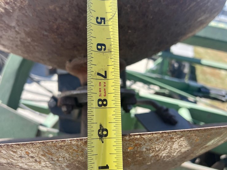 john-deere-230-image-17