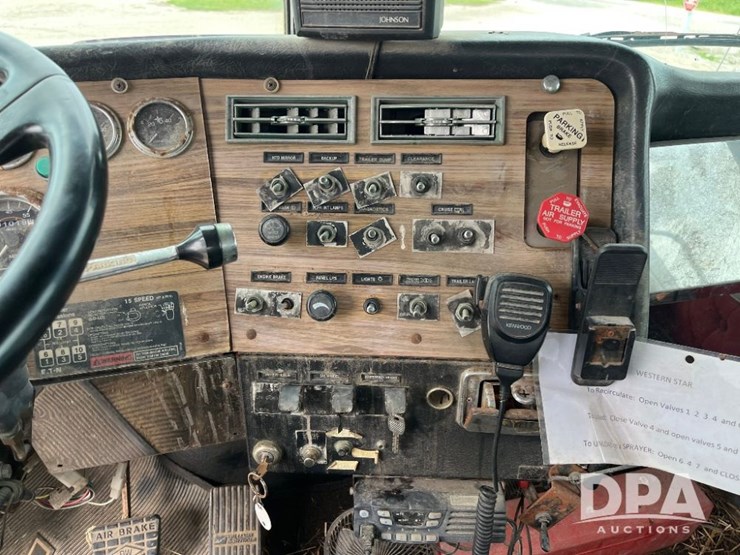 1996-western-star-model-496f-liquid-nurse-truck-(jn2748,-unit-40582)-image-72