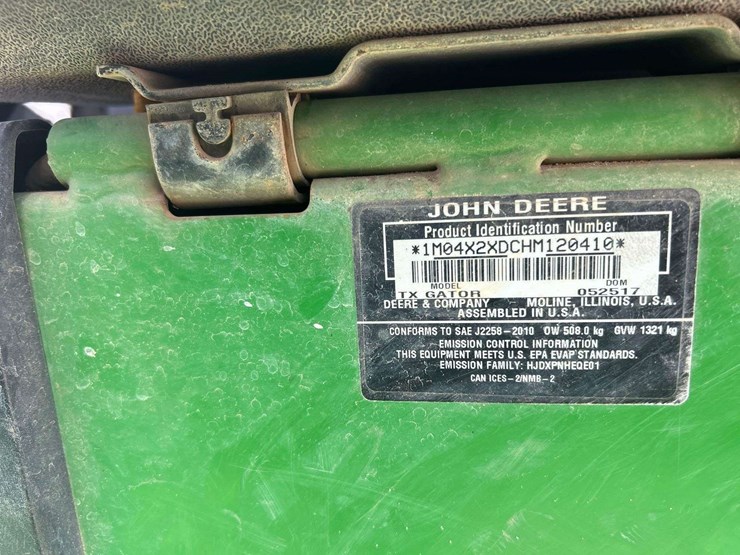 2017-john-deere-gator-image-5