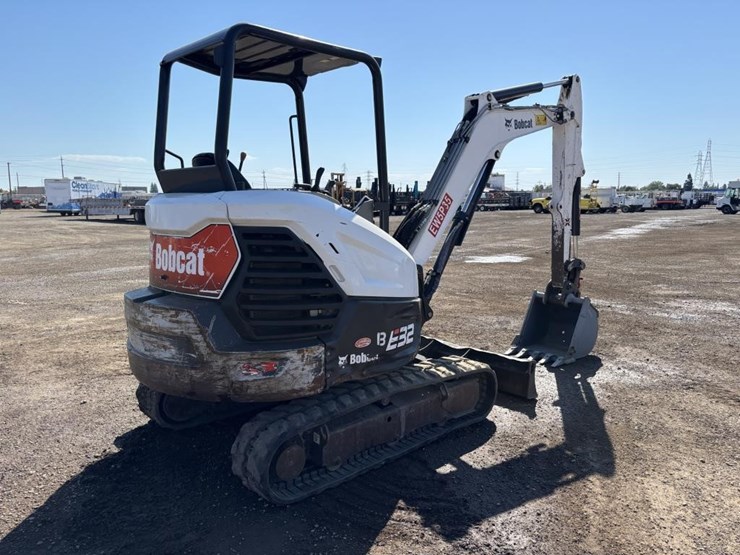 2020-bobcat-e32i-image-3