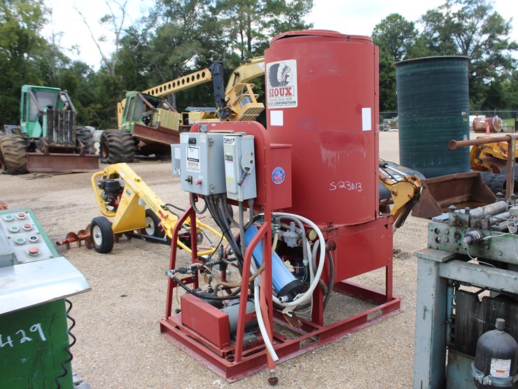 #3476-•-sioux-pressure-washer,-220-volts,-electric,-skid-mtd-image-1