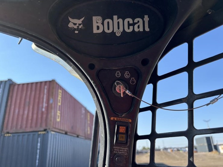 2019-bobcat-t740-image-26