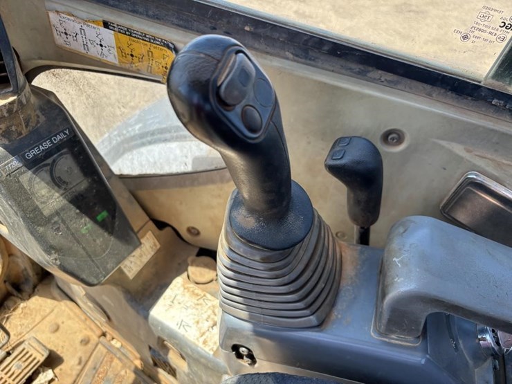 deere-35d-image-32