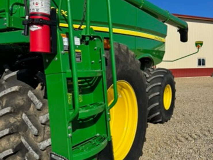 2016-john-deere-s690-image-13