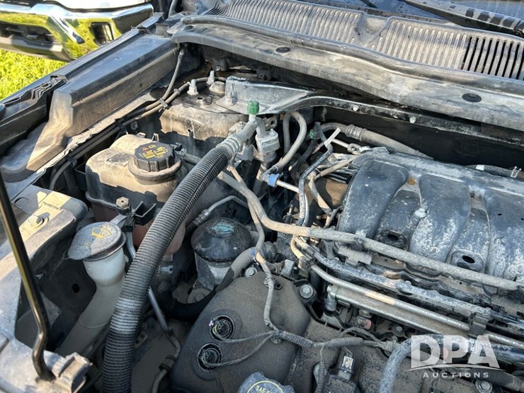 2018-ford-explorer-image-16