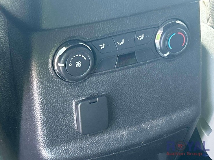 2013-ford-explorer-image-24