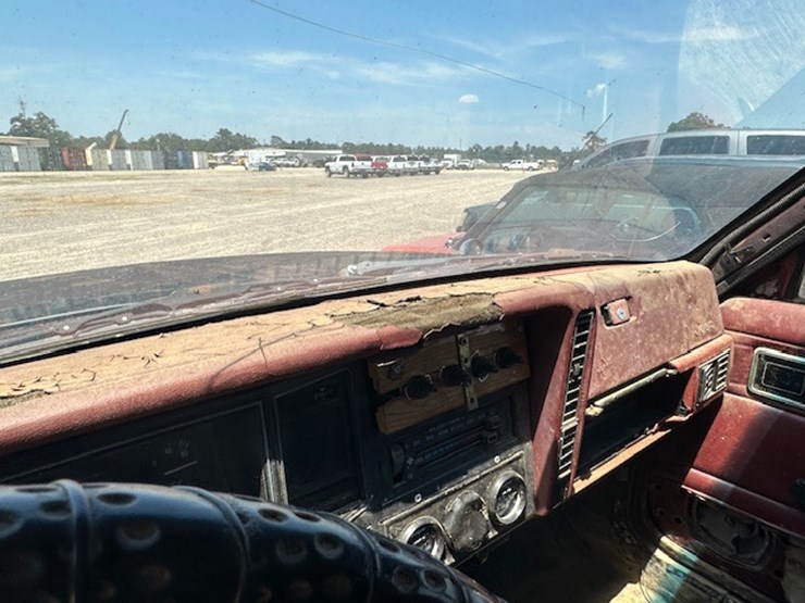 #22910-•-1984-jeep-image-45
