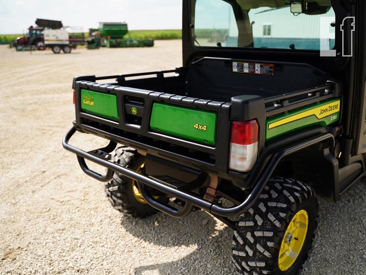 2021-john-deere-gator-xuv-835r-image-18