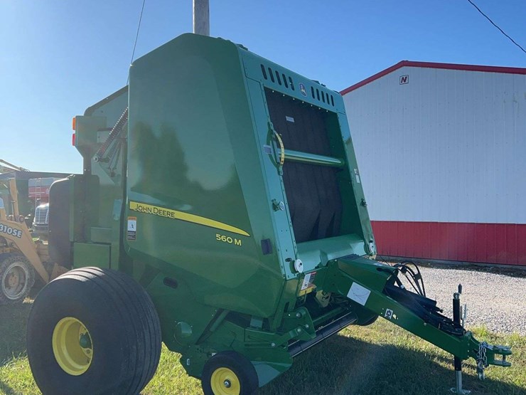 2020-john-deere-560m-image-2