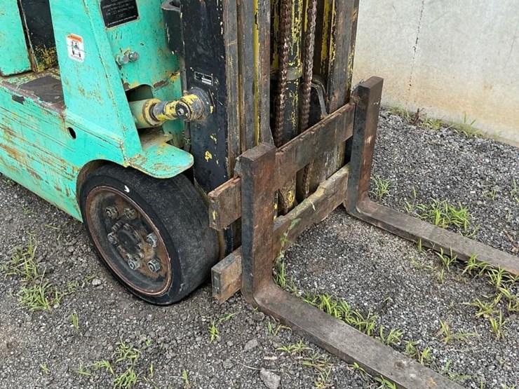 #305-•-mitsubishi-forklift-image-38