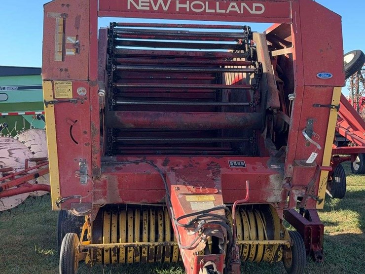 new-holland-853-image-2