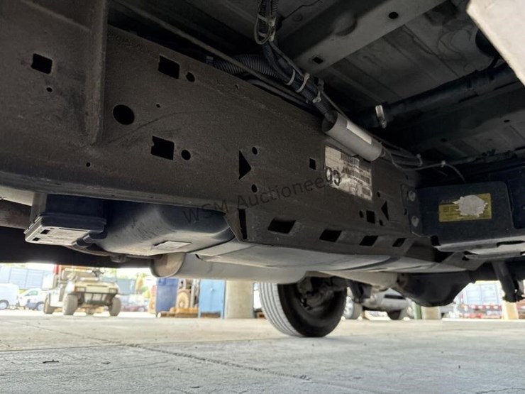 2014-chevrolet-express-2500-image-25