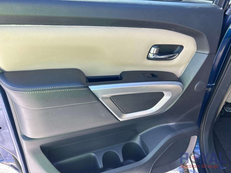 2016-nissan-titan-image-22