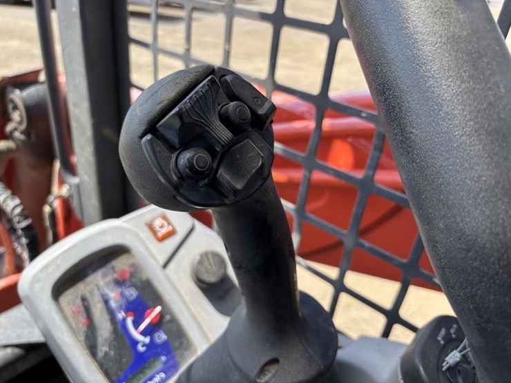 2019-kubota-svl75-2-image-24