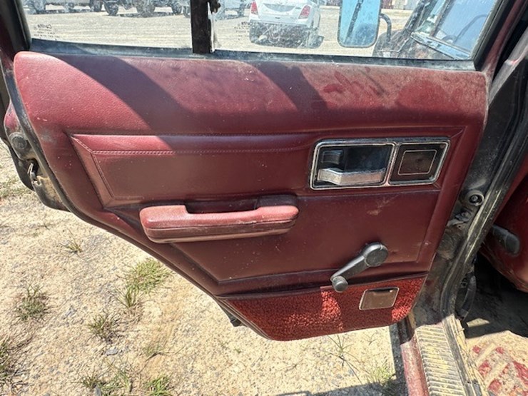 #22910-•-1984-jeep-image-22