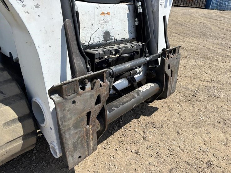 2017-bobcat-t770-image-10
