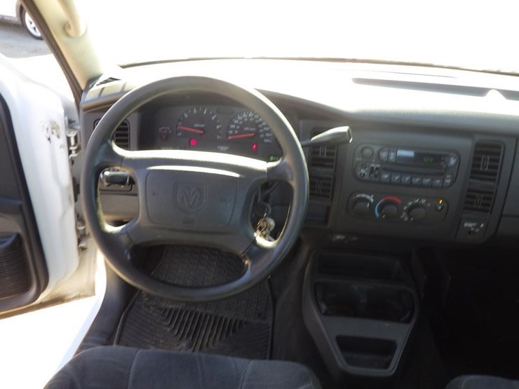 2004-dodge-dakota-image-7