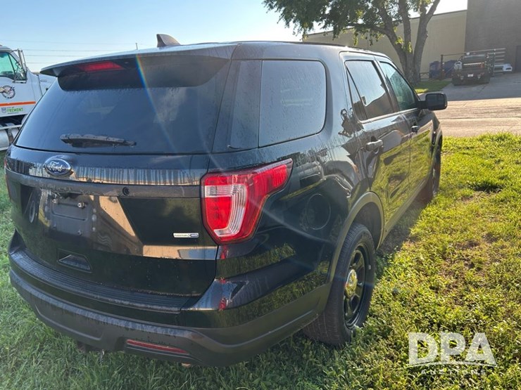 2018-ford-explorer-image-7