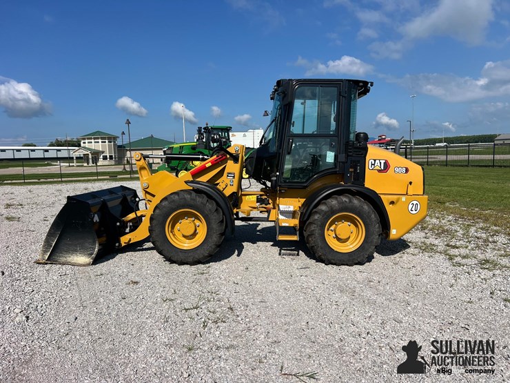 2023-caterpillar-908-image-8