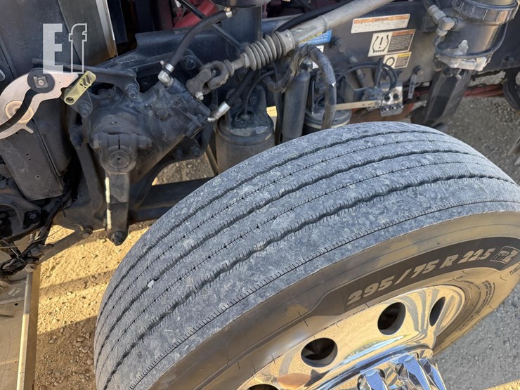2021-peterbilt-389-image-32