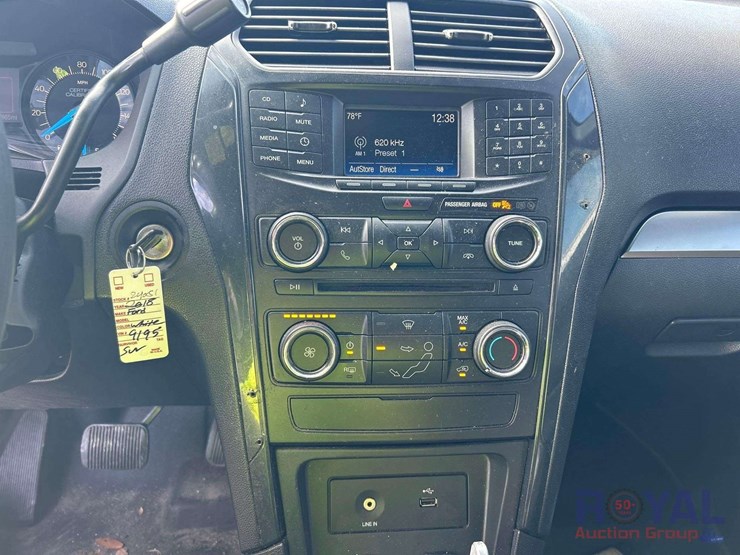 2018-ford-explorer-image-21
