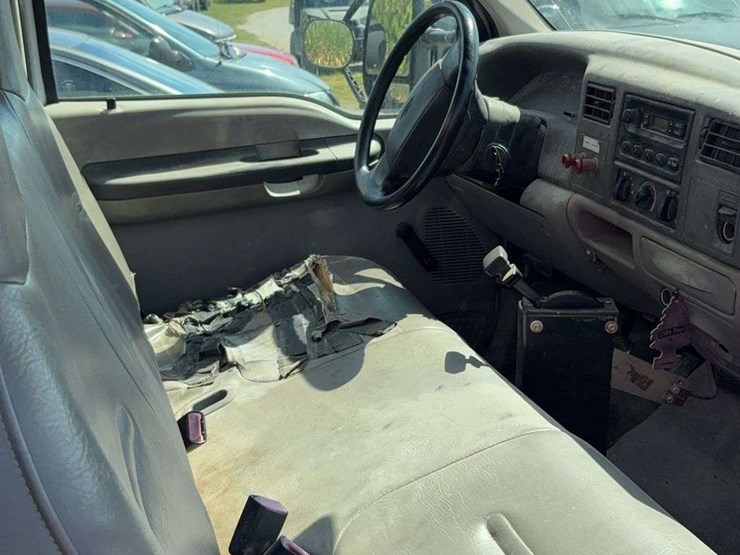 2000-ford-f550-image-9