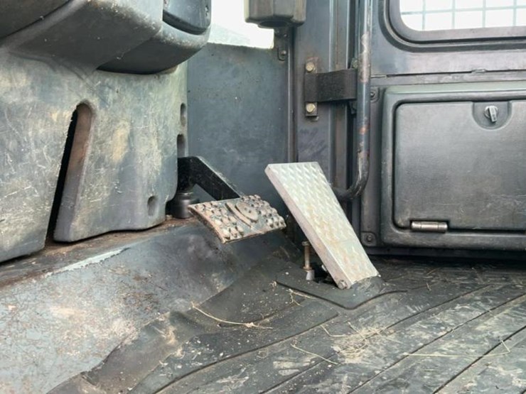 2003-deere-648g-image-100