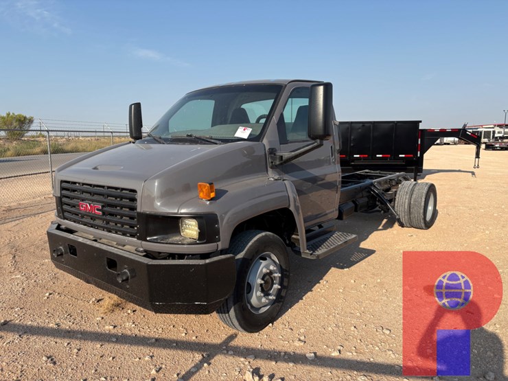2007-gmc-topkick-c4500-image-1
