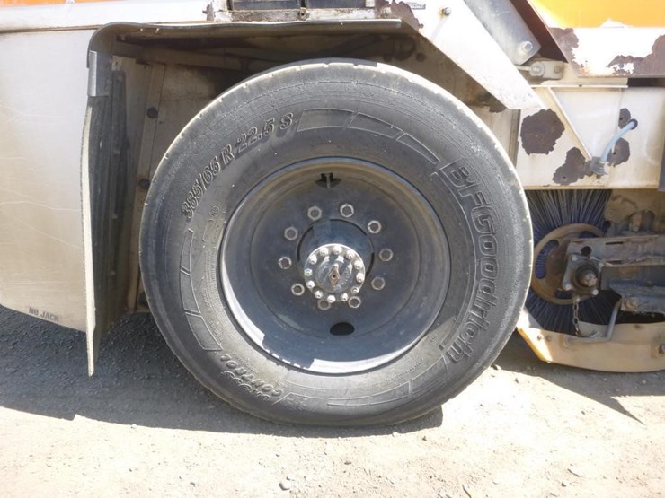 2013-global-m4-sweeper-image-17