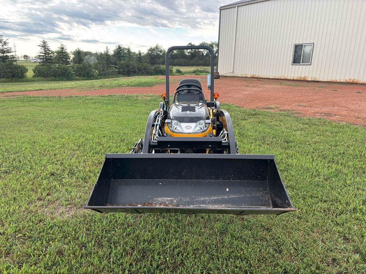 cub-cadet-yard-tractor-image-4