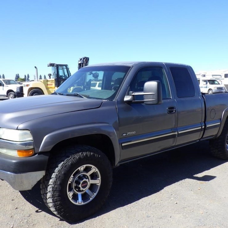 2002 CHEVROLET 2500