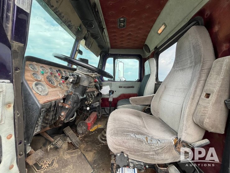 1996-western-star-model-496f-liquid-nurse-truck-(jn2748,-unit-40582)-image-62