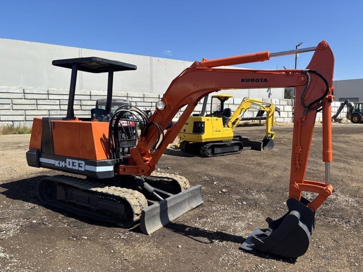 kubota-kh033-image-2