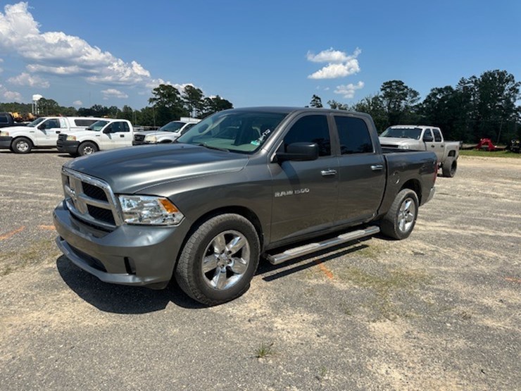 2011-dodge-ram-1500-image-1