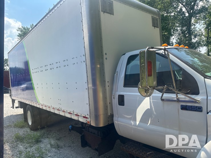 2015-ford-f650-image-13