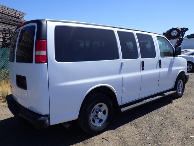 2008-chevrolet-express-1500-image-3