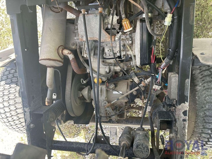 john-deere-gator-image-9