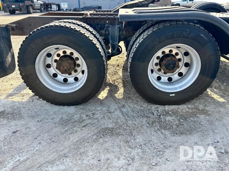 2017-western-star-w4700sb-day-cab-truck-(gp11329,-unit-82)-image-47
