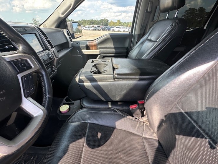 2017-ford-f150-lariat-image-40
