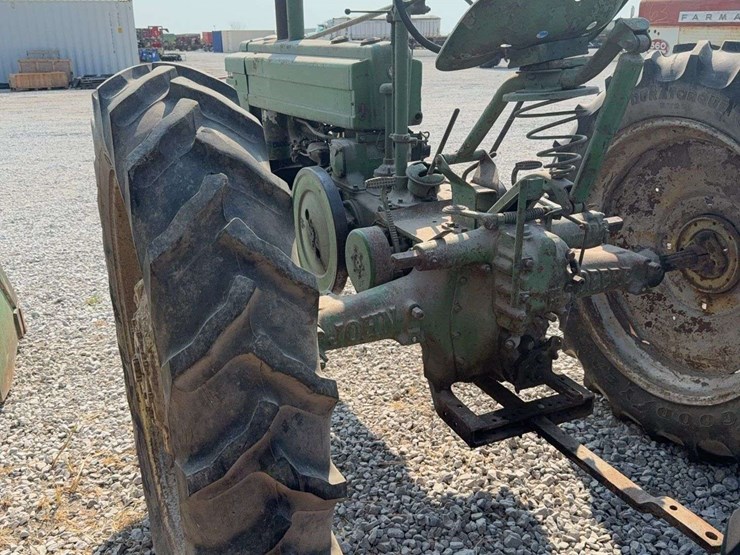 john-deere-b-image-5